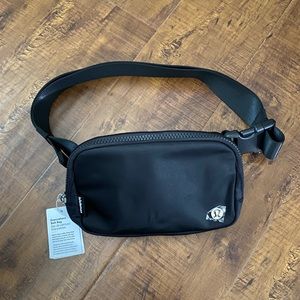 Lululemon Everywhere Belt Bag